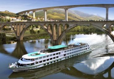 Enjoy a wonderful Douro Cruise with confortable and safe fleet