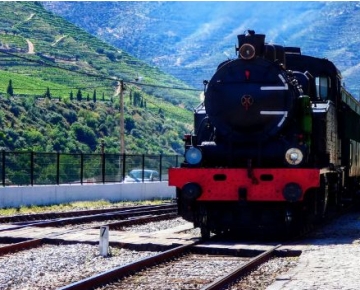 Como é viajar de Comboio Histórico no Douro