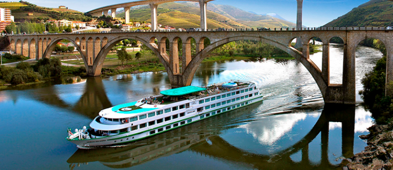 Réveillon Cruise on a Hotel-Ship: Douro Glamour